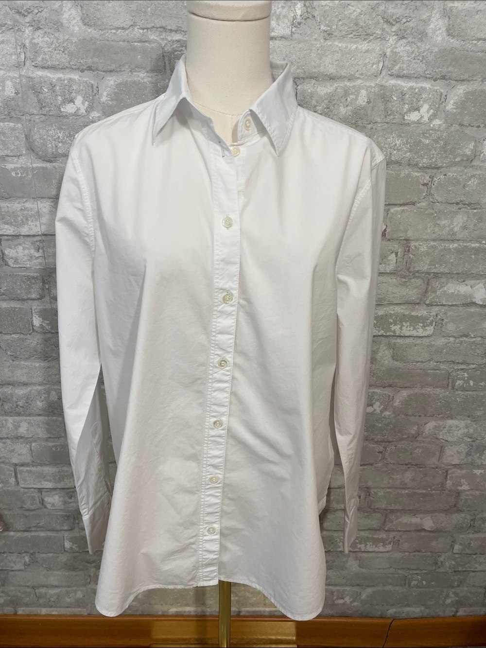 Banana Republic Classic White Button-Down Women's Dress Shirt